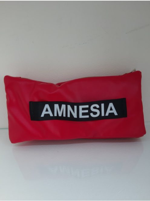 Amnesia piros kézitáska