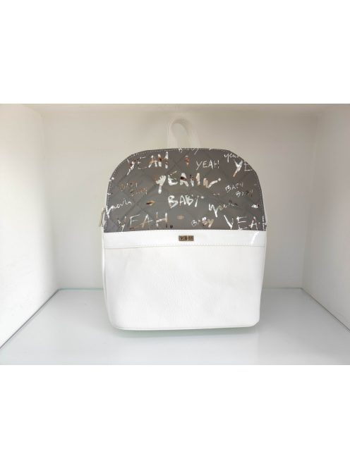 Via Fehér-Ezüst Feliratos Áfra Hátitáska