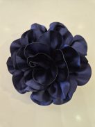 Sötétkék Rose Kitűző