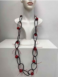 Fekete-Piros Gyöngyös Hella Lánc