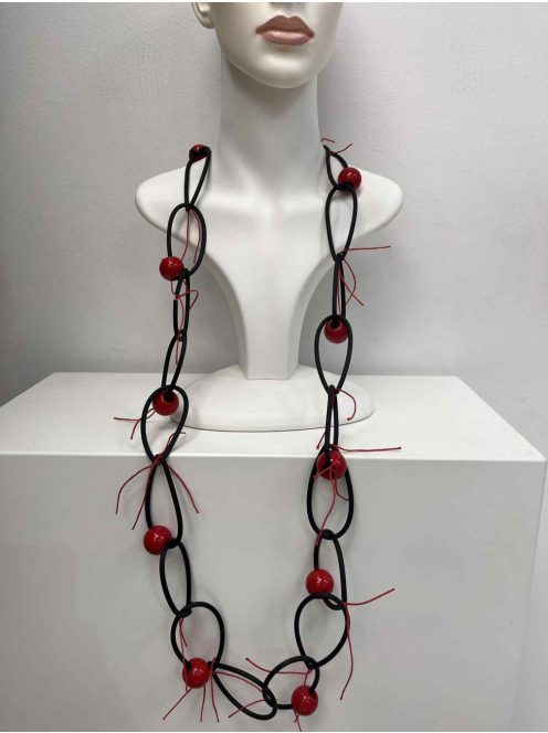 Fekete-Piros Gyöngyös Hella Lánc