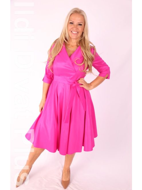 Margo Magenta A Vonalú Ruha