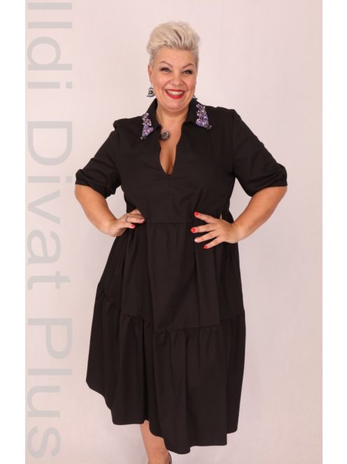 Ella Fekete-Köves Zippes Nyakú Ruha