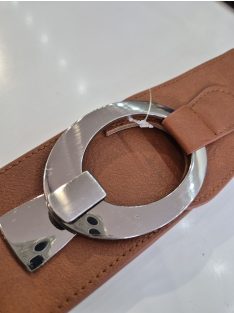 Téglavörös Minna Öv