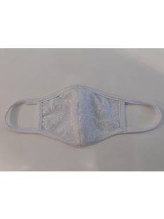 Rouge fehér csipkés maszk