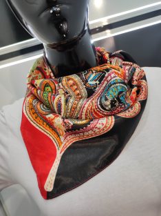 Piros Mintás Hebe Szatén Kendő