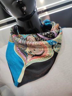 Türkiz Mintás Hebe Szatén Kendő