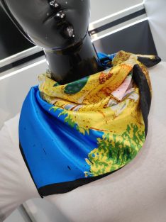 Kék Város Festményes Hebe Szatén Kendő
