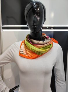 Narancs Csíkos Hebe Szatén Kendő