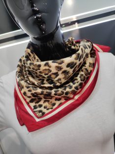 Piros Ocelot Hebe Szatén Kendő