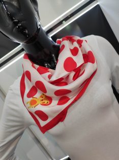 Piros Macis Tilia Sál