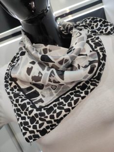 Fekete-Szürke Gyémánt Tilia Sál