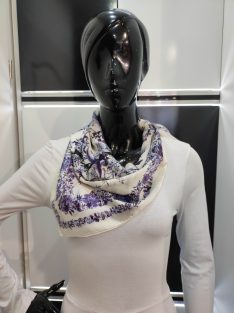 Lila Fecskés Tilia Sál