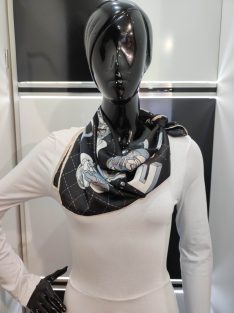 Betű Mintás Tilia Sál