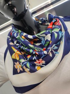 Kék Lepkés Tilia Sál