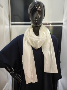 Ekrü Iringó Stóla