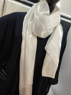 Fehér Iringó Stóla