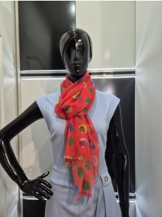 Piros Pöttyös Larix Sál